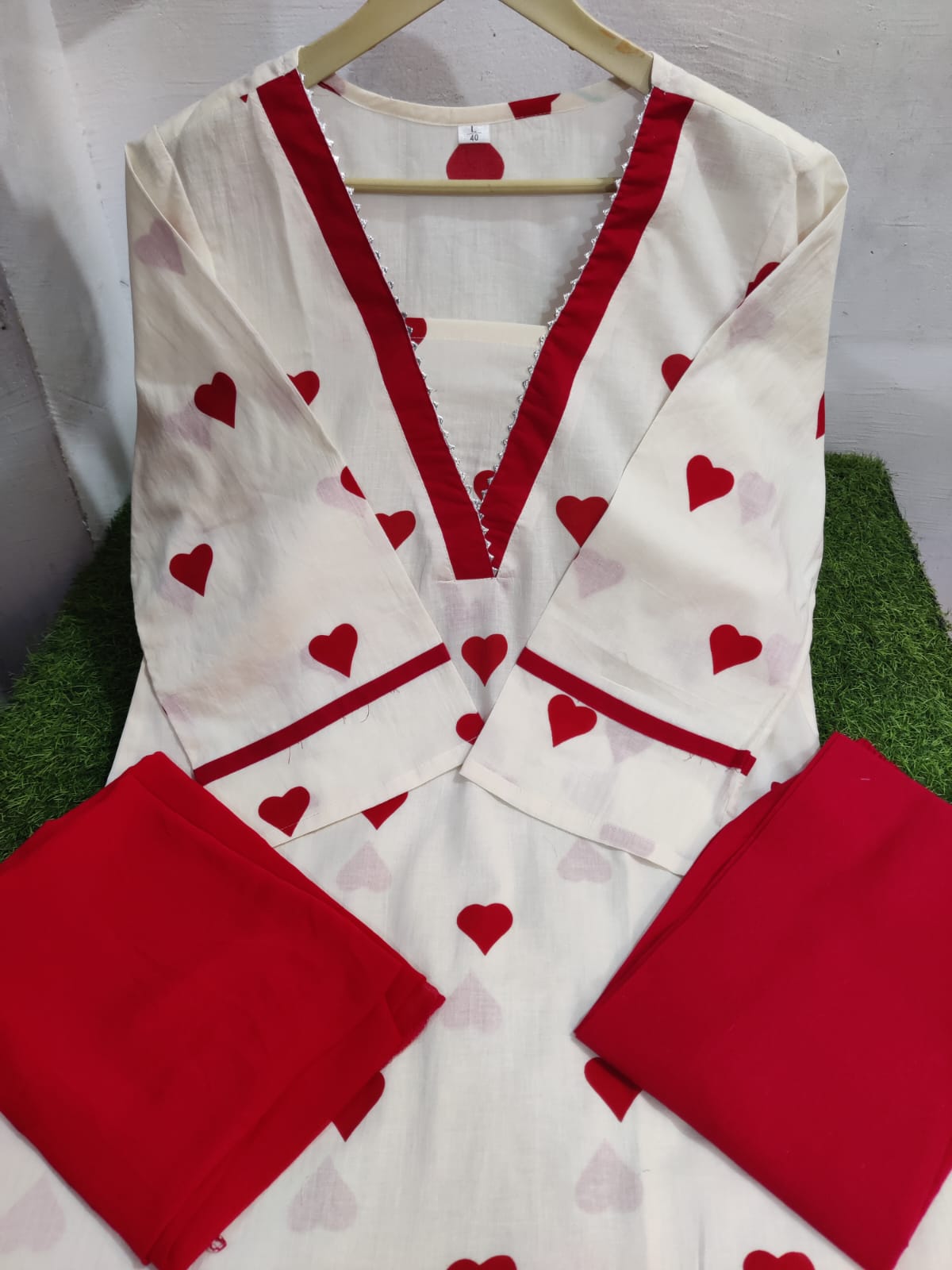 Exclusive Summer Outfit Heart Shape Print